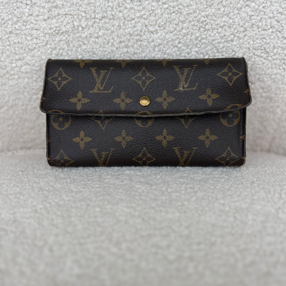 LV SARAH LEATHER WALLET
